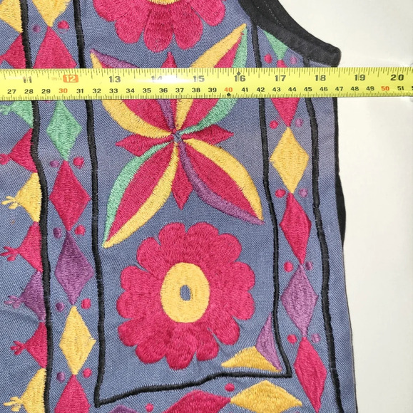 LizWear Vintage 90s Embroidered Bright Floral Vest Size Small Black Pink Yellow - Picture 5 of 8